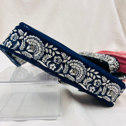 【50cm単位】 刺繍リボン 美しさの条件 空へ羽ばたくように 白い大輪の花② チュール 幅約4.6cm 23040626026