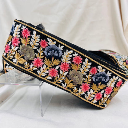 【50cm単位】 刺繍リボン ノンスパンコール  真夜中の約束 咲き乱れる花たち2 チュール 幅約7.3cm 23040626029