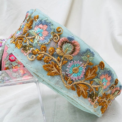 【50cm単位】 刺繍リボン ノンスパンコール！ 刺繍のみで織りなす キュートな花柄 チュール 幅約4.4cm 230508013