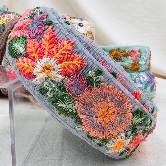 【50cm単位】 刺繍リボン ノンスパンコール ニュアンスカラーが今どき リボンいっぱいの花柄 チュール 幅約4.4cm 230508010