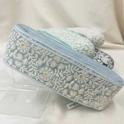 【50cm単位】 刺繍リボン 待望 太幅  スパンコールが アクセント 純白の花畑 インド刺繡リボン2 チュール 幅約7.2cm 230529012