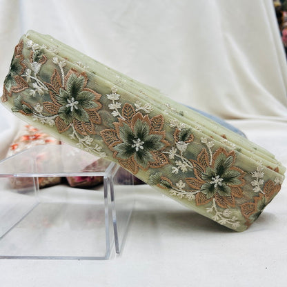 【50cm単位】 刺繍リボン 華やかなデザイン 遅咲きの桜が リボンの中で満開に チュール 幅約5.6cm 230610008