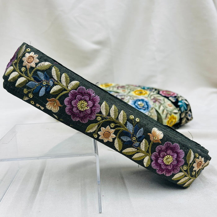【50cm単位】 刺繍リボン シック＆ビューティー くすみカラーが美しい 大人可愛い花柄 布地 幅約4cm 23061010