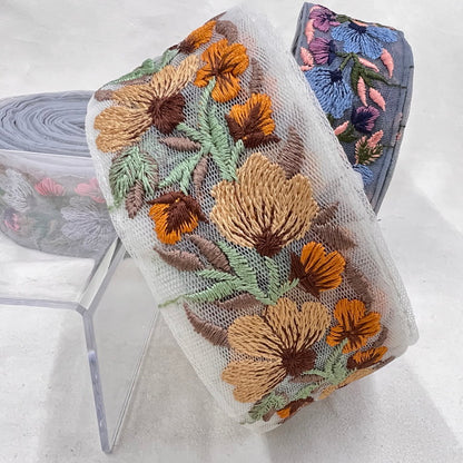 【50cm単位】 刺繍リボン ノンスパンコール 清流でたゆたう 水中花の花束みたいな チュール 幅約5.3cm 23072205