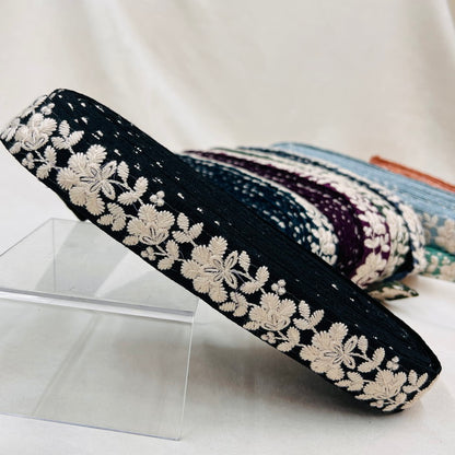 【50cm単位】 刺繍リボン ノンスパンコール 白い雲の花が咲く 空の世界  刺繍リボン 布地 幅約2.8cm　2308021001